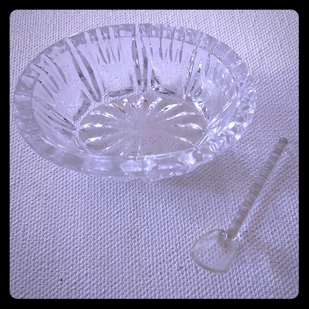 🛒🛒🛒 Beautiful Vintage Salt Cellar and Spoon